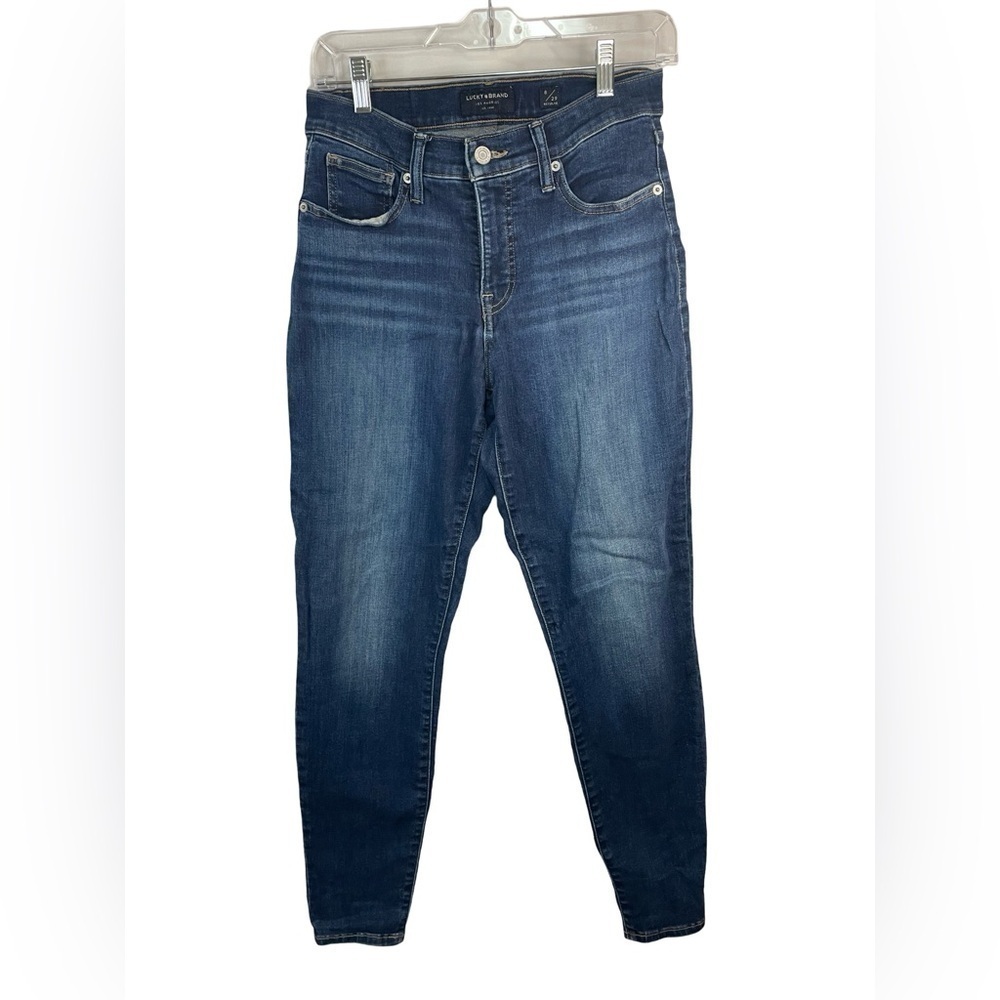Lucky Brand medium wash skinny jeans. Womens size 8/29, like new!